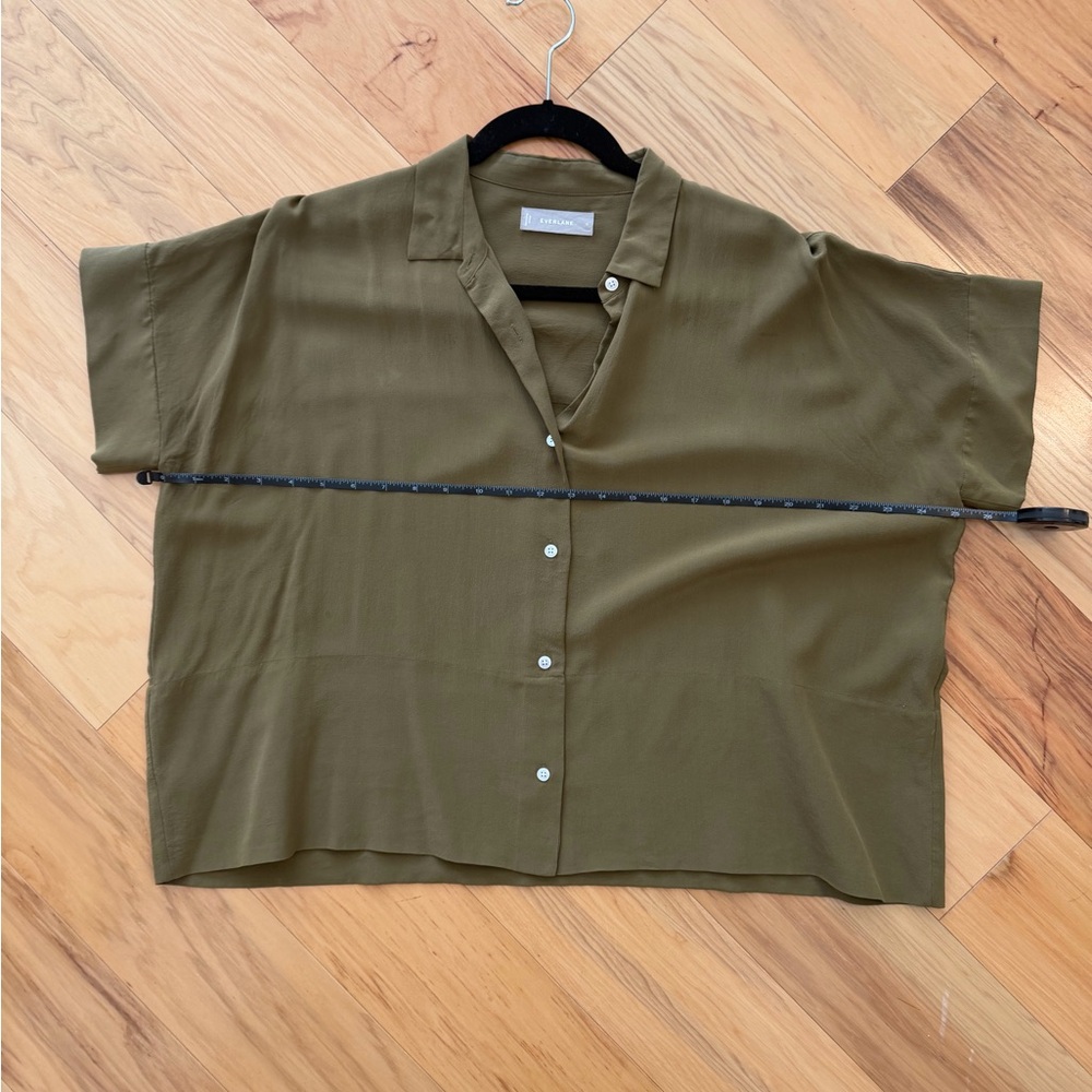 Everlane Women's Boxy Silk Shirt - Picture 7 of 8